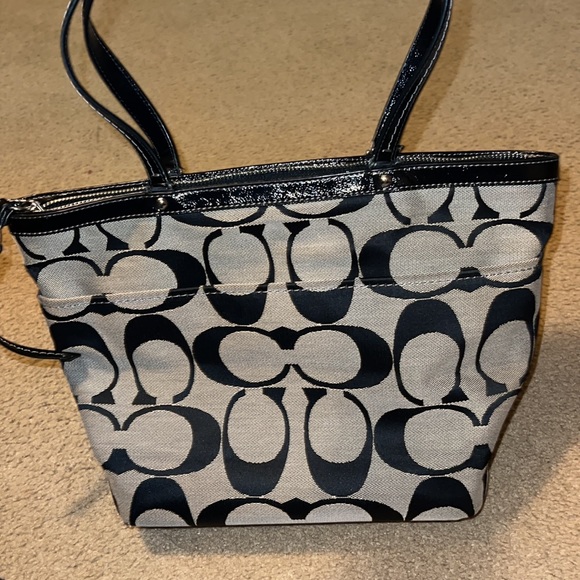 - Coach purse - Picture 3 of 10